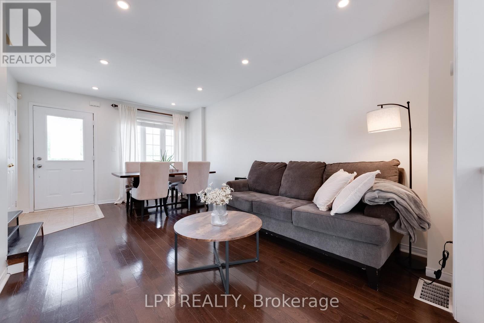 11 Lookout Street, Essa, Ontario  L0M 1B4 - Photo 3 - N12449084