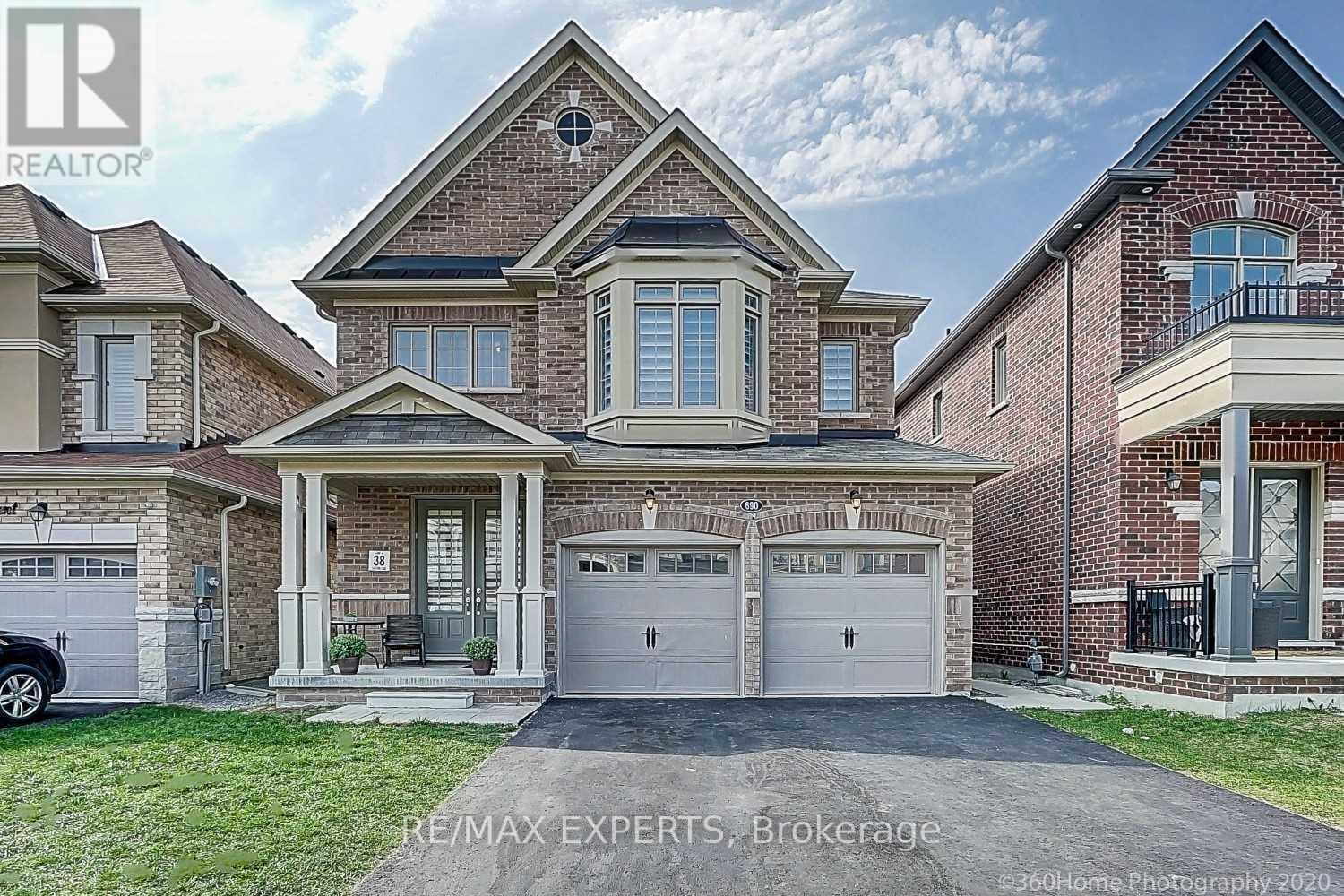 690 YARFIELD CRESCENT, Newmarket, Ontario