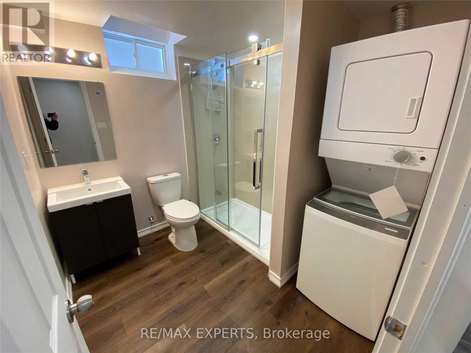 690 Yarfield Crescent, Newmarket, Ontario  L3X 0H3 - Photo 5 - N12449127