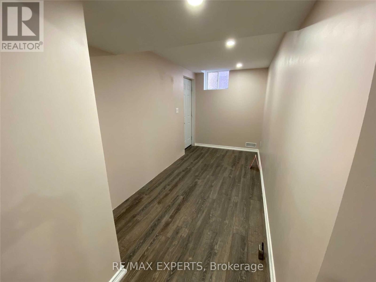 690 Yarfield Crescent, Newmarket, Ontario  L3X 0H3 - Photo 9 - N12449127