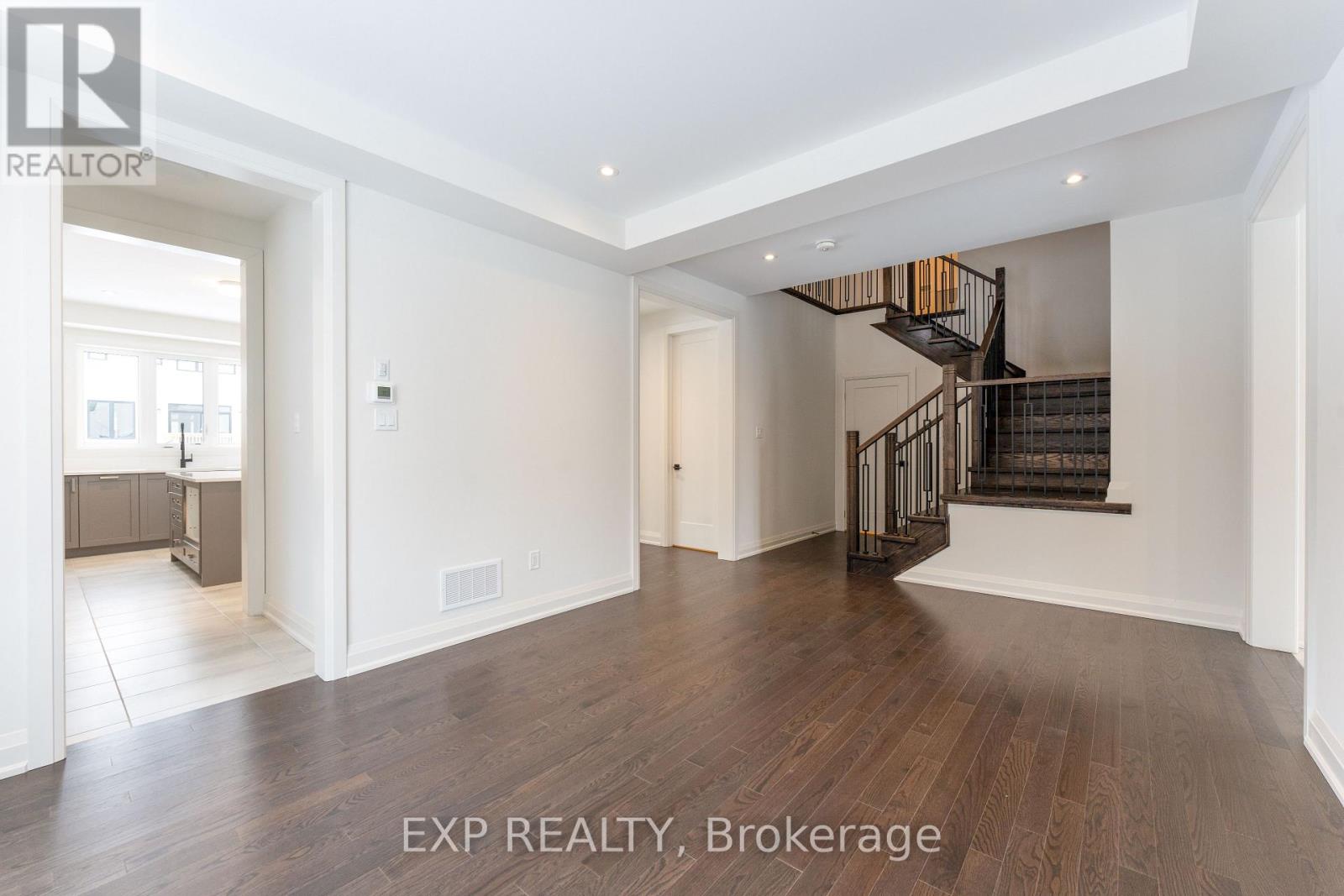 5 Mayflower Gardens, Adjala-Tosorontio, Ontario  L0G 1W0 - Photo 10 - N12449189
