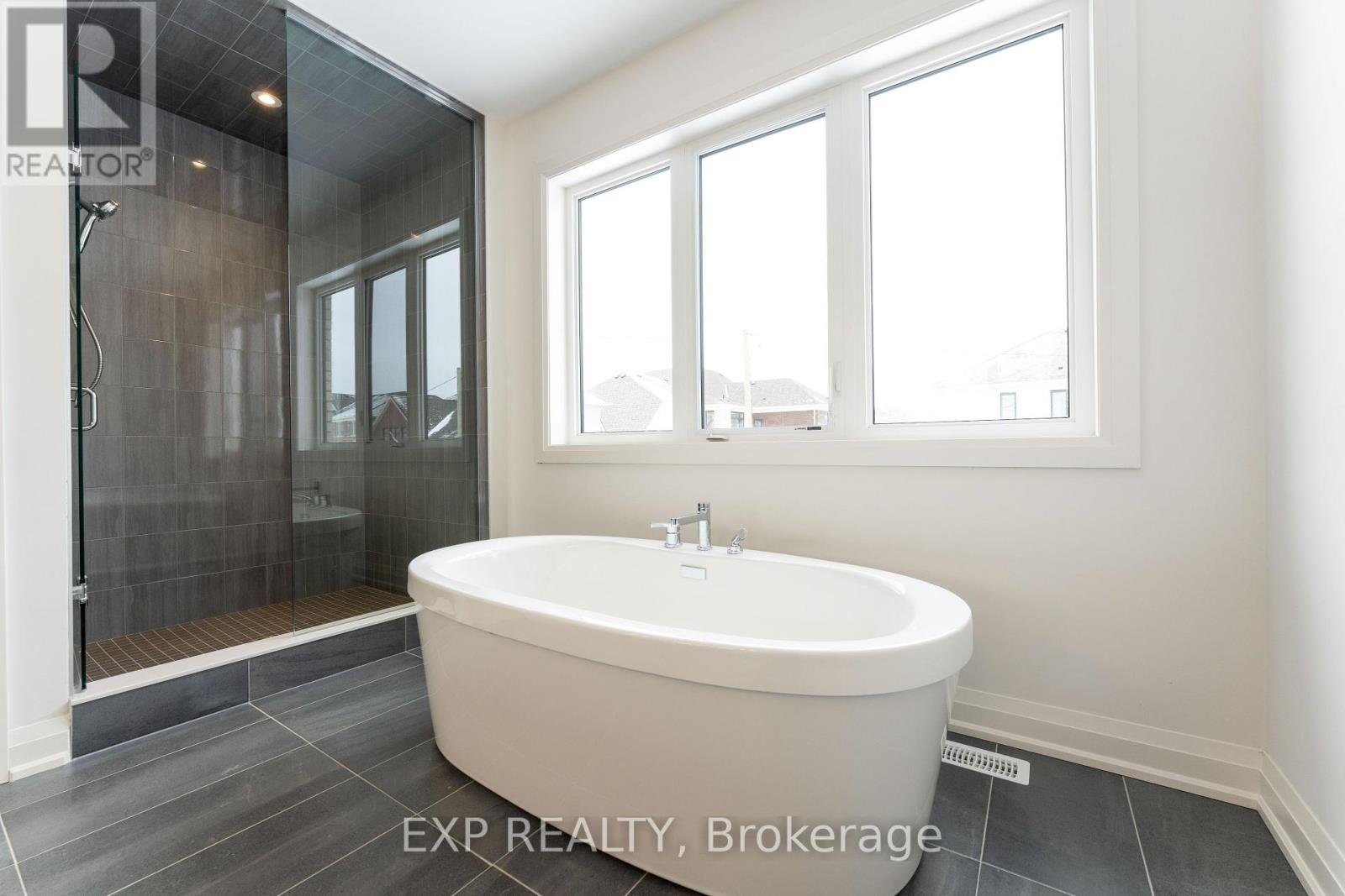 5 Mayflower Gardens, Adjala-Tosorontio, Ontario  L0G 1W0 - Photo 38 - N12449189