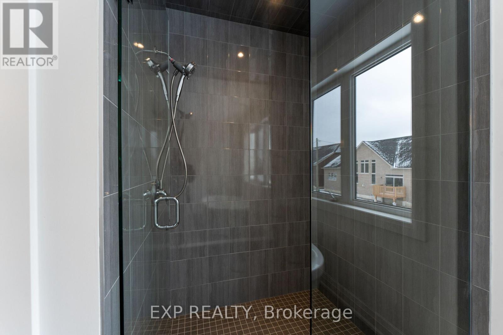 5 Mayflower Gardens, Adjala-Tosorontio, Ontario  L0G 1W0 - Photo 39 - N12449189