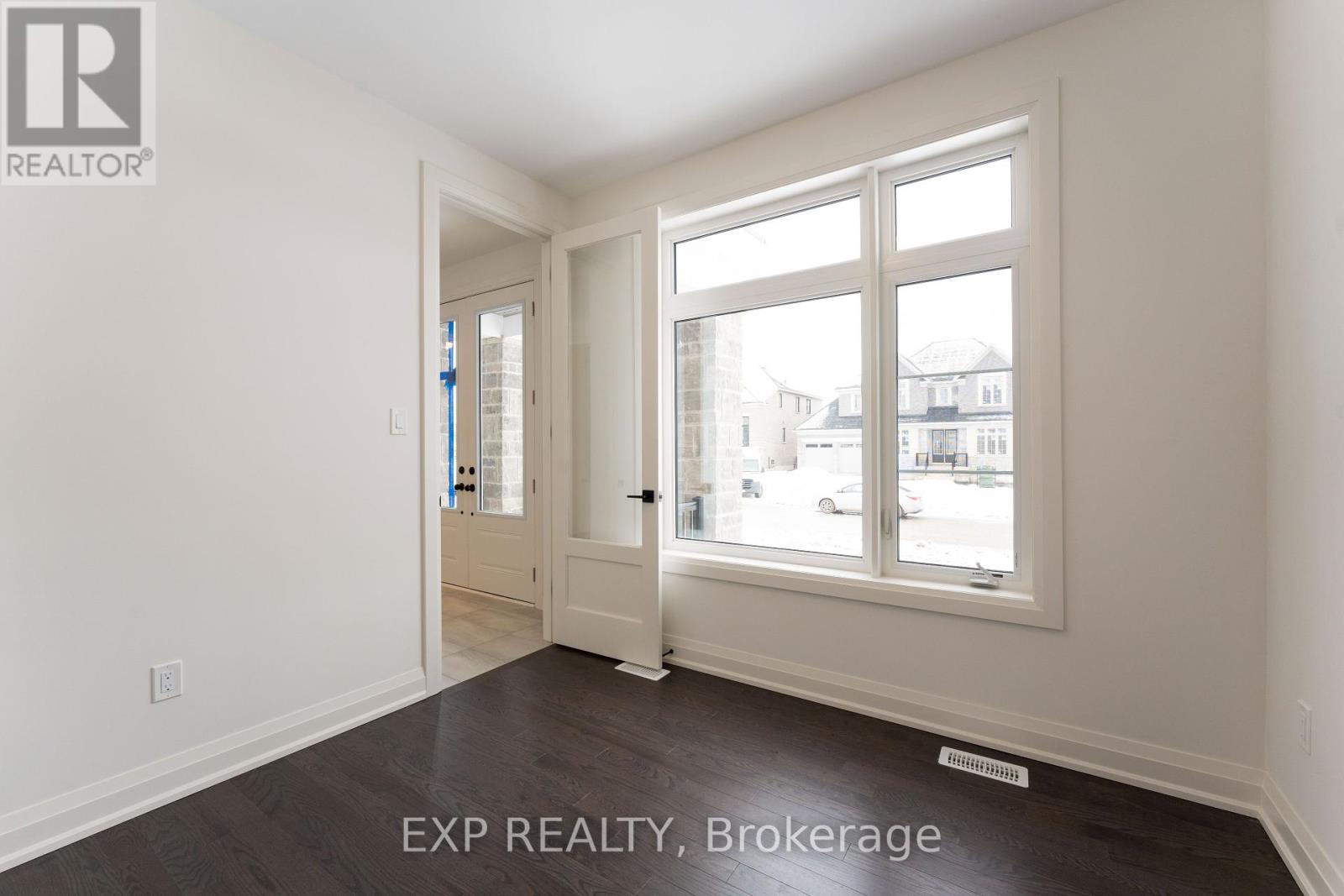 5 Mayflower Gardens, Adjala-Tosorontio, Ontario  L0G 1W0 - Photo 4 - N12449189