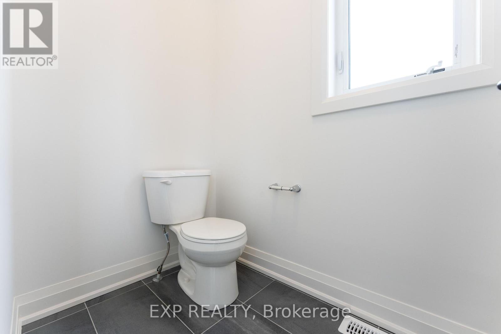 5 Mayflower Gardens, Adjala-Tosorontio, Ontario  L0G 1W0 - Photo 40 - N12449189