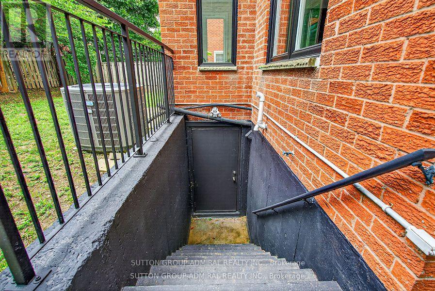 43 Keremeos Crescent, Richmond Hill, Ontario  L4C 9R9 - Photo 33 - N12449203