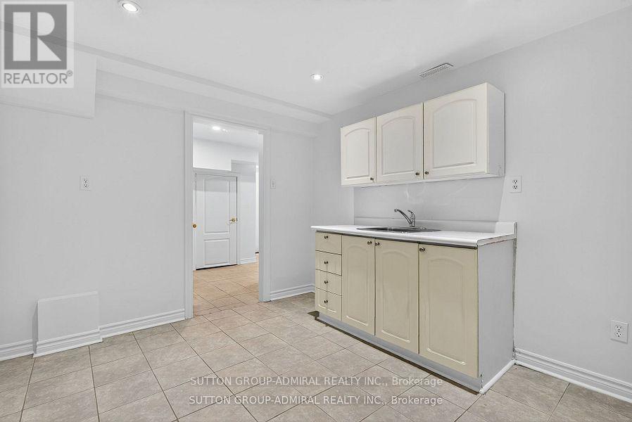 43 Keremeos Crescent, Richmond Hill, Ontario  L4C 9R9 - Photo 40 - N12449203