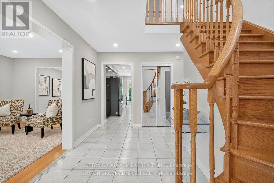 43 Keremeos Crescent, Richmond Hill, Ontario  L4C 9R9 - Photo 8 - N12449203