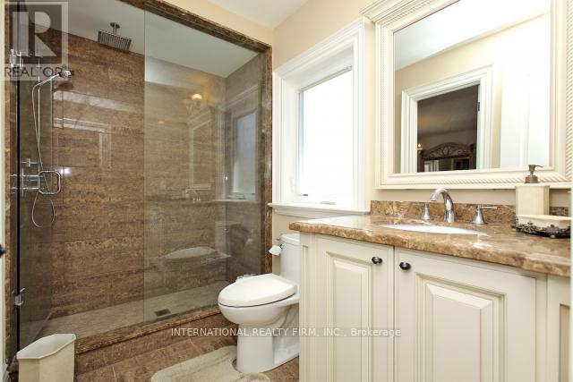 7 Elderwood Drive, Richmond Hill, Ontario  L4B 2X3 - Photo 12 - N12449211