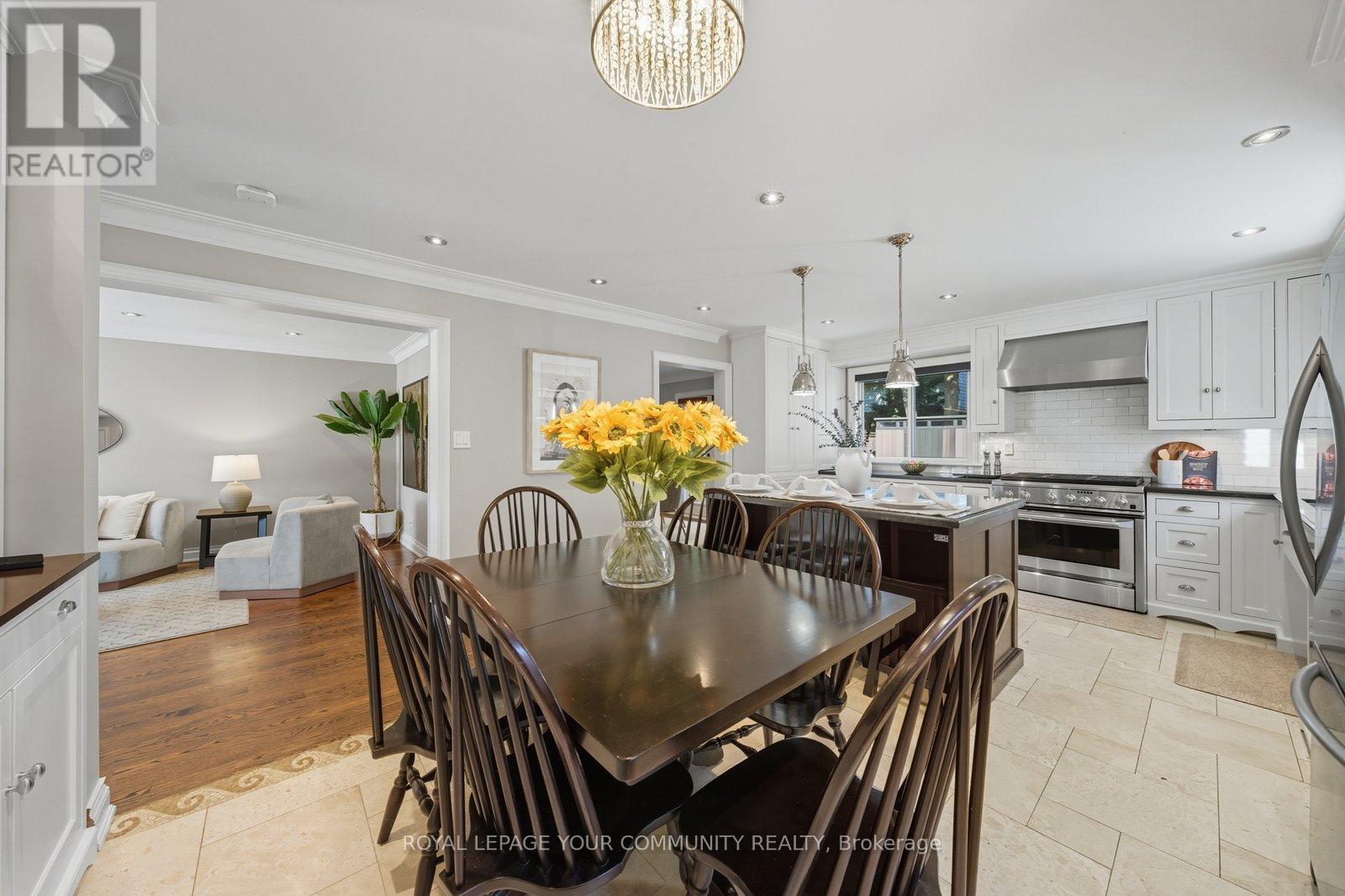 32 Ravengloss Drive, Markham, Ontario  L3T 4C9 - Photo 14 - N12449228