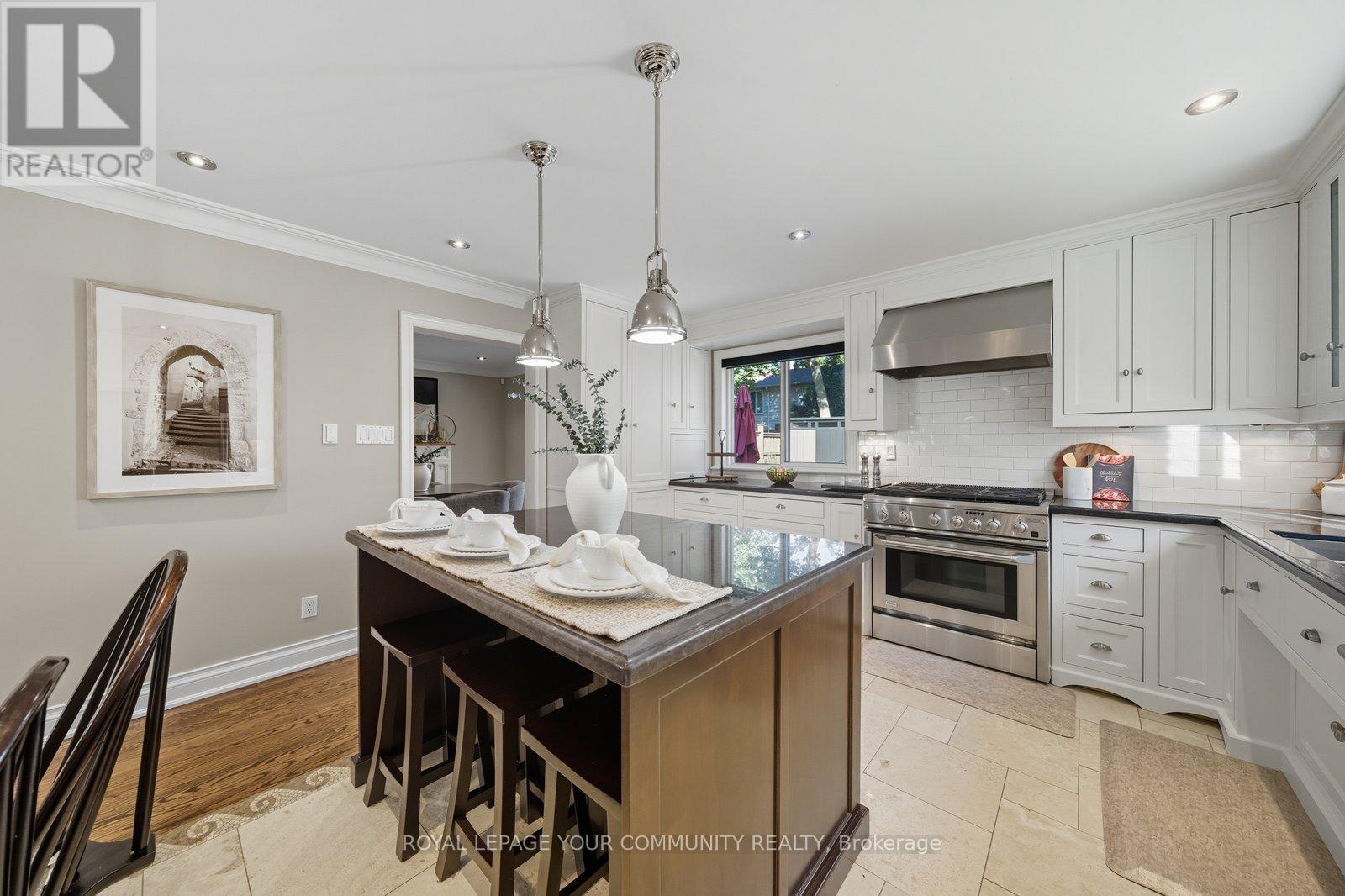 32 Ravengloss Drive, Markham, Ontario  L3T 4C9 - Photo 19 - N12449228