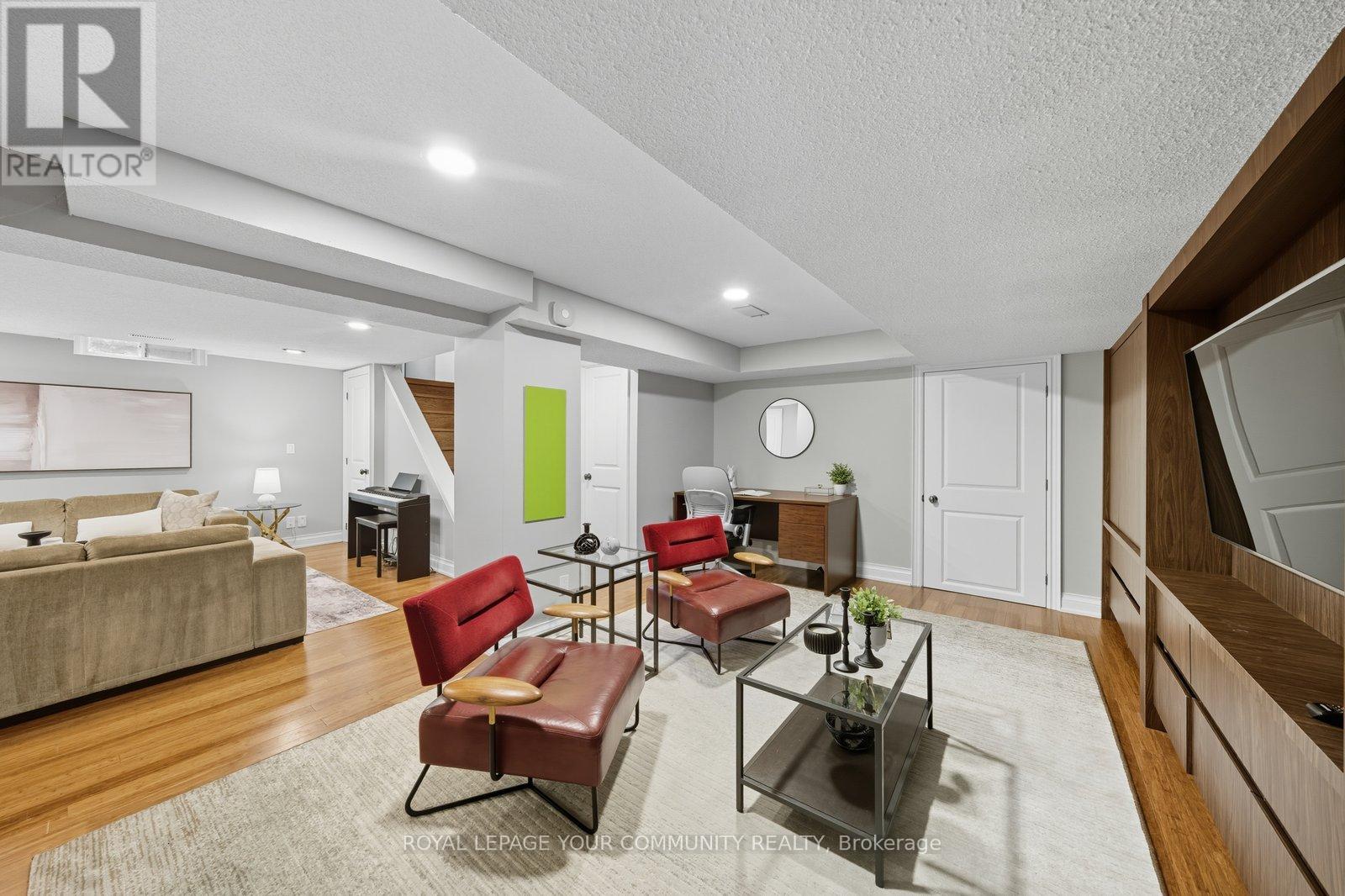32 Ravengloss Drive, Markham, Ontario  L3T 4C9 - Photo 39 - N12449228