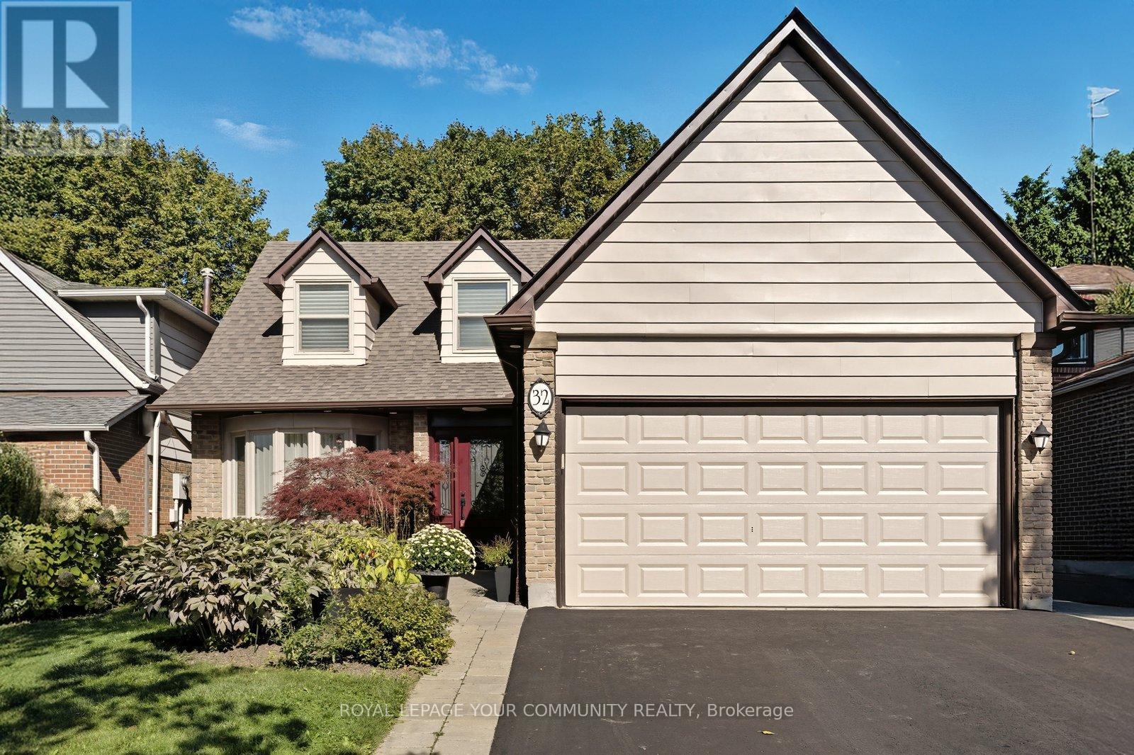 32 Ravengloss Drive, Markham, Ontario  L3T 4C9 - Photo 4 - N12449228