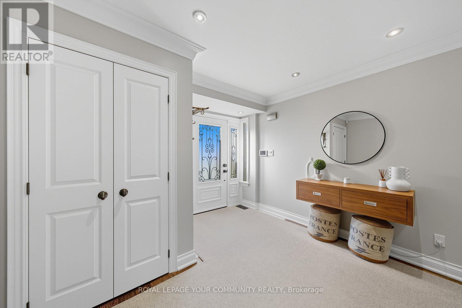 32 Ravengloss Drive, Markham, Ontario  L3T 4C9 - Photo 6 - N12449228