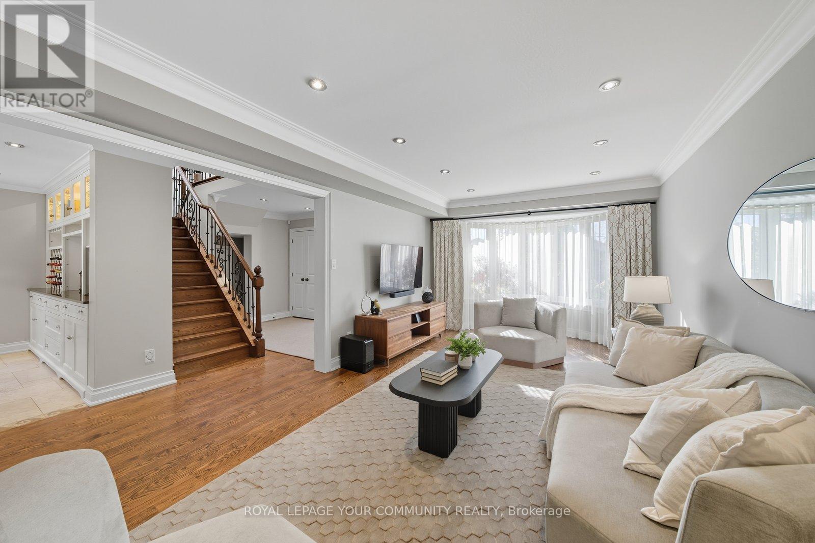 32 Ravengloss Drive, Markham, Ontario  L3T 4C9 - Photo 9 - N12449228