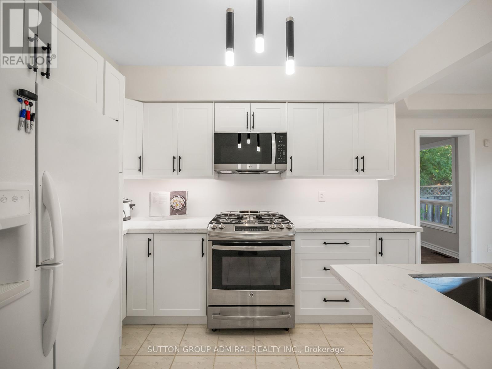 67 Venice Crescent, Vaughan, Ontario  L4J 7T1 - Photo 10 - N12448914
