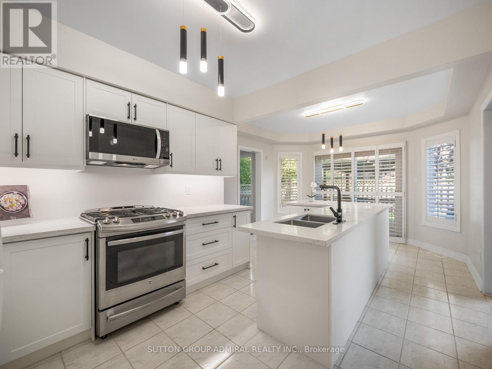 67 Venice Crescent, Vaughan, Ontario  L4J 7T1 - Photo 11 - N12448914