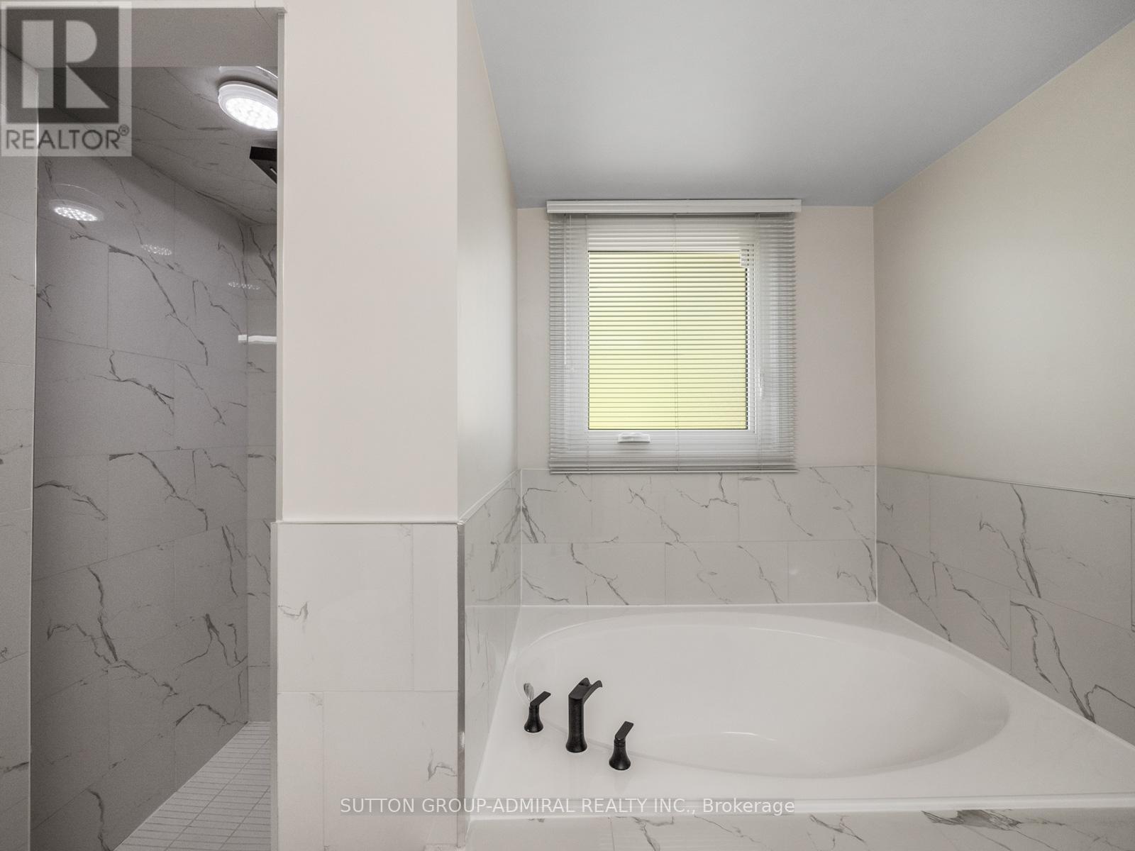 67 Venice Crescent, Vaughan, Ontario  L4J 7T1 - Photo 18 - N12448914