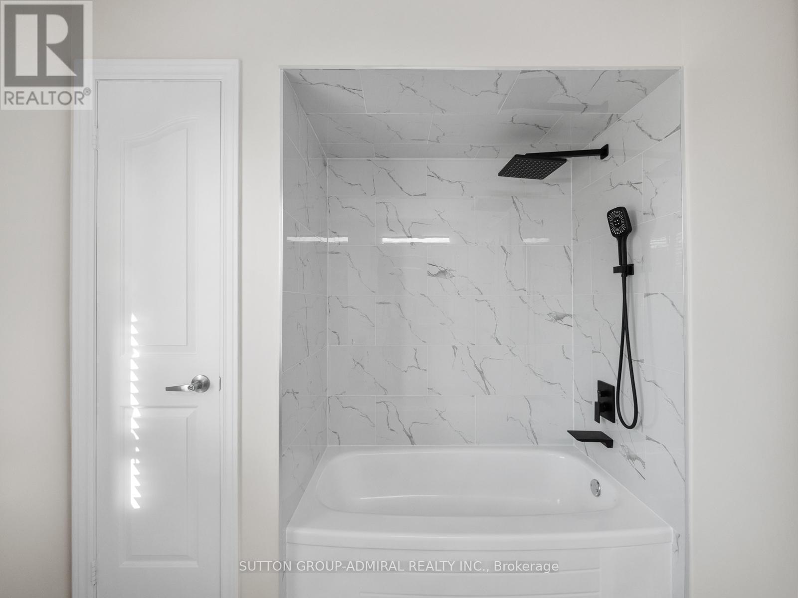 67 Venice Crescent, Vaughan, Ontario  L4J 7T1 - Photo 24 - N12448914
