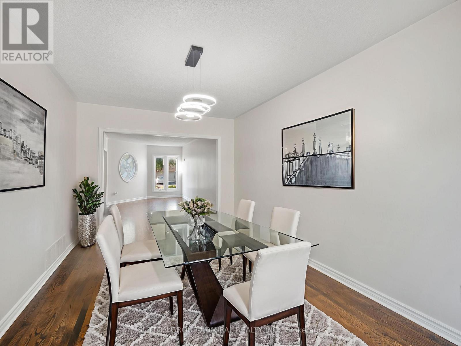 67 Venice Crescent, Vaughan, Ontario  L4J 7T1 - Photo 7 - N12448914