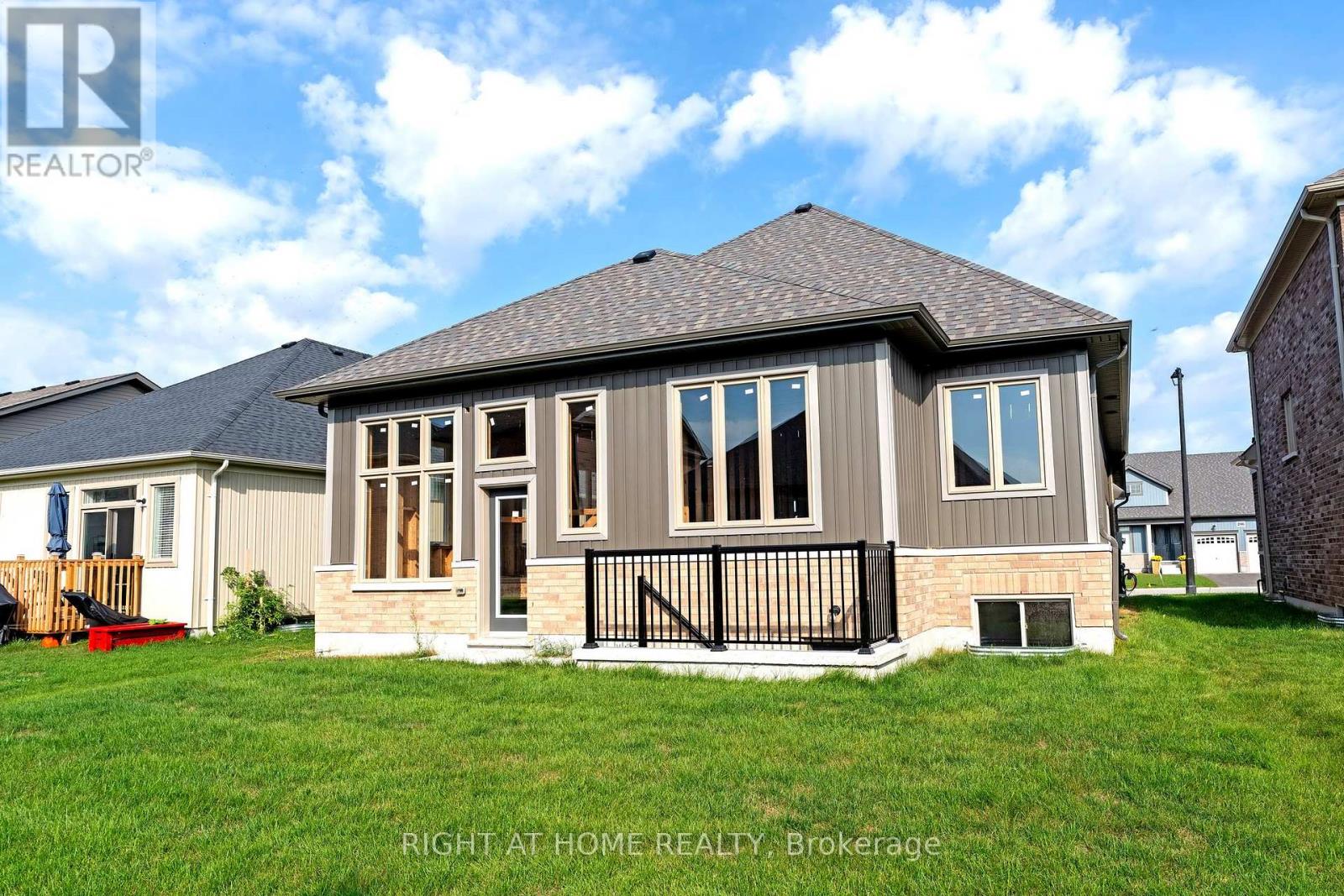 245 Wilcox Drive, Clearview, Ontario  L0M 1S0 - Photo 10 - S12449196