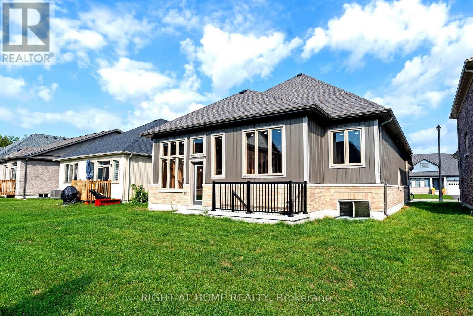 245 Wilcox Drive, Clearview, Ontario  L0M 1S0 - Photo 11 - S12449196