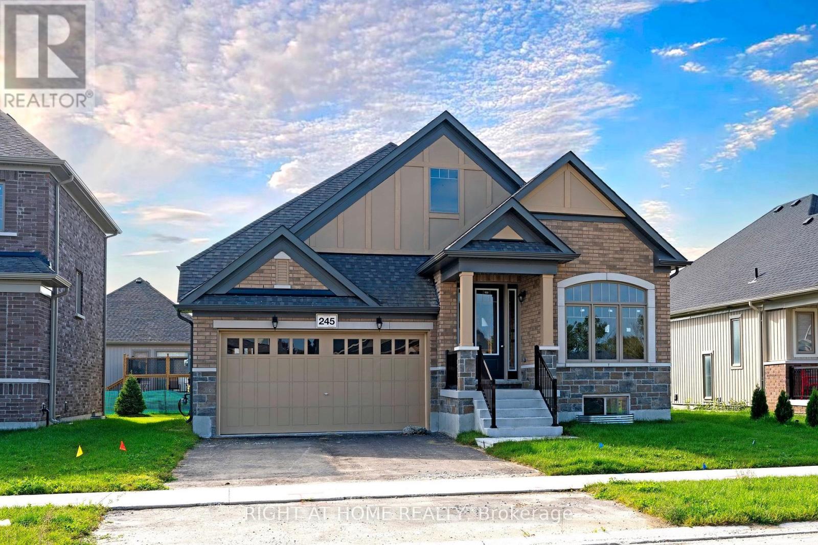 245 Wilcox Drive, Clearview, Ontario  L0M 1S0 - Photo 2 - S12449196