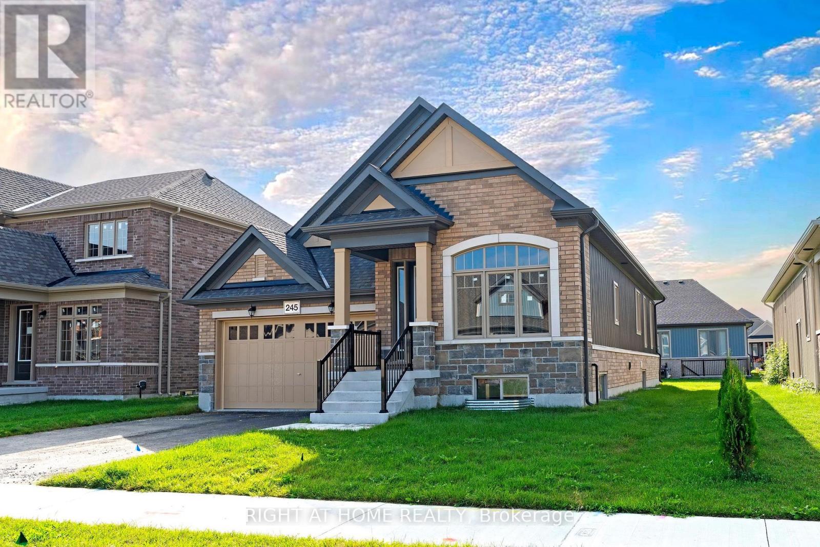 245 Wilcox Drive, Clearview, Ontario  L0M 1S0 - Photo 3 - S12449196