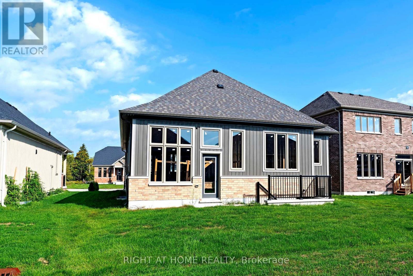 245 Wilcox Drive, Clearview, Ontario  L0M 1S0 - Photo 6 - S12449196