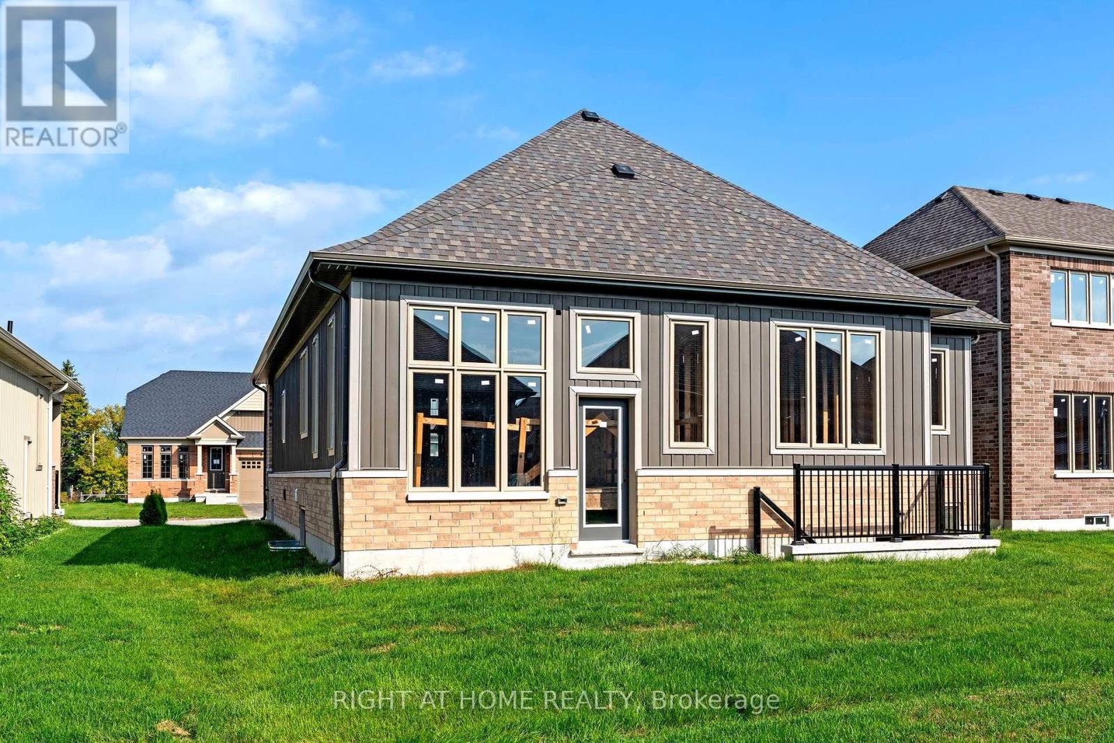 245 Wilcox Drive, Clearview, Ontario  L0M 1S0 - Photo 7 - S12449196