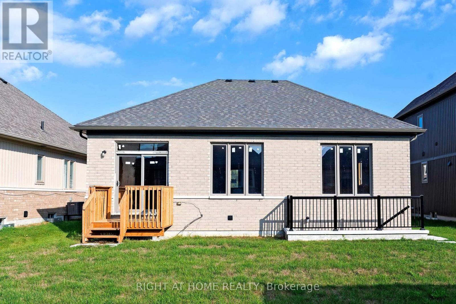 265 Wilcox Drive, Clearview (Stayner), Ontario  L0M 1S0 - Photo 11 - S12449197