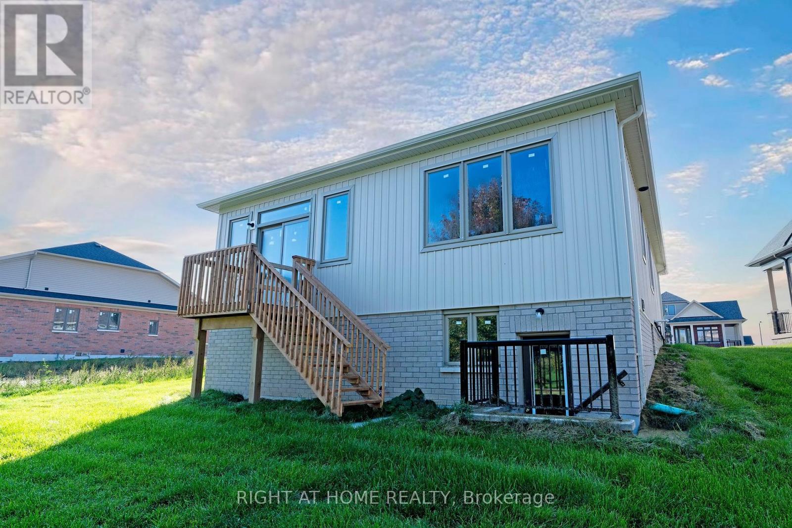 240 Wilcox Drive, Clearview, Ontario  L0M 1S0 - Photo 9 - S12449201
