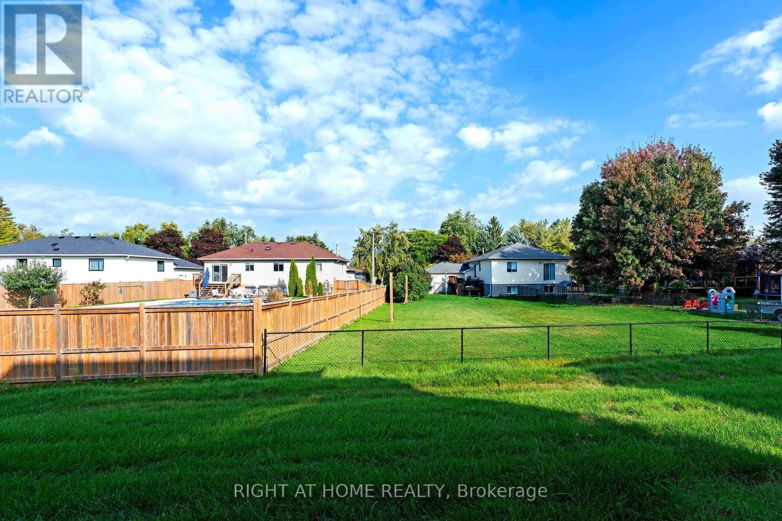 252 Wilcox Drive, Clearview, Ontario  L0M 1S0 - Photo 10 - S12449202