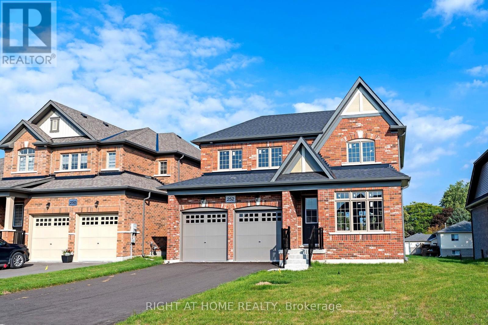 252 Wilcox Drive, Clearview, Ontario  L0M 1S0 - Photo 3 - S12449202