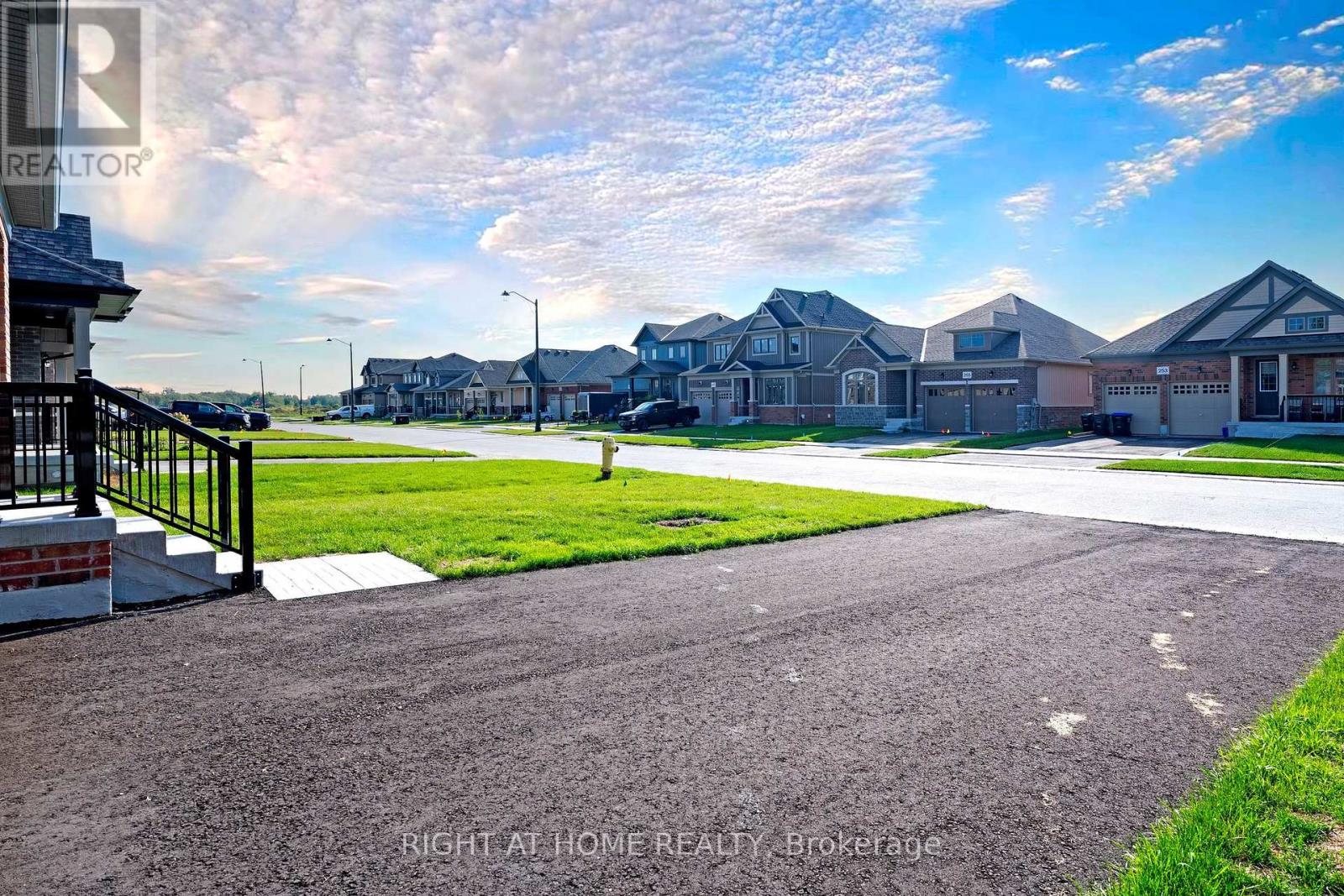 252 Wilcox Drive, Clearview, Ontario  L0M 1S0 - Photo 4 - S12449202