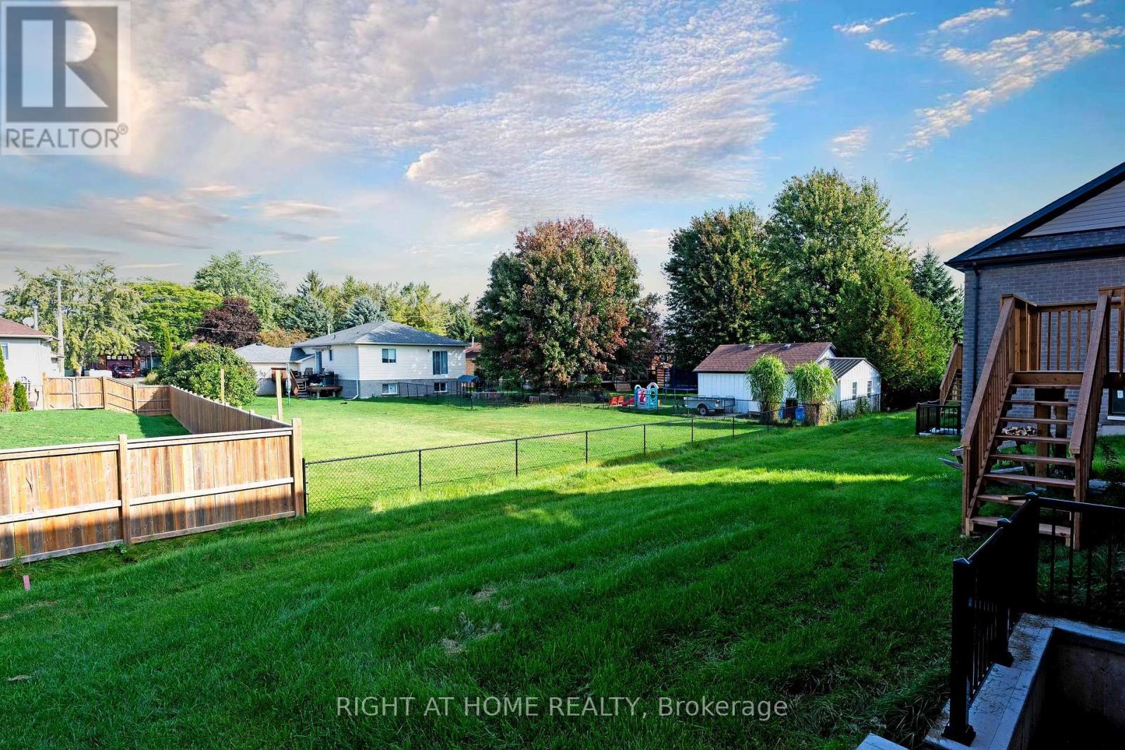 252 Wilcox Drive, Clearview, Ontario  L0M 1S0 - Photo 5 - S12449202