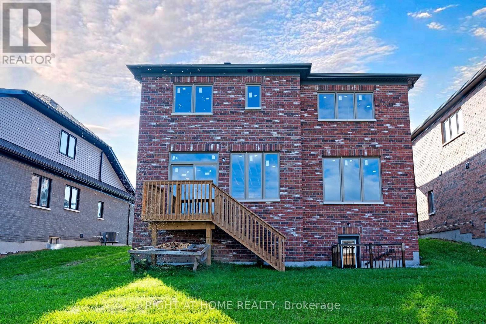 252 Wilcox Drive, Clearview, Ontario  L0M 1S0 - Photo 7 - S12449202