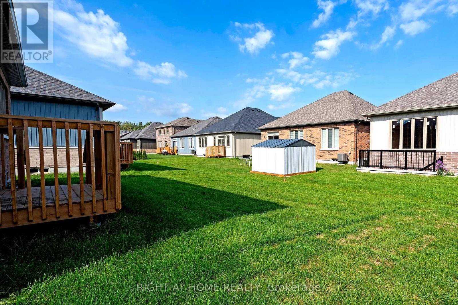 256 Duncan Street, Clearview, Ontario  L0M 1S0 - Photo 4 - S12449204