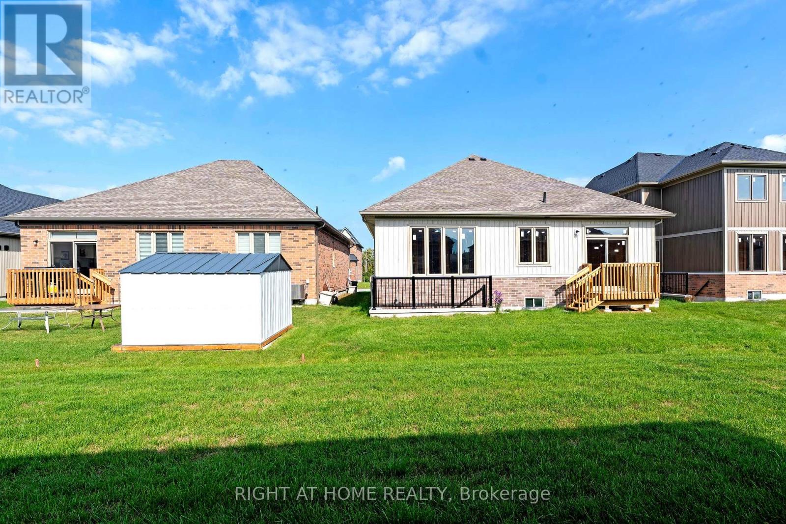 256 Duncan Street, Clearview, Ontario  L0M 1S0 - Photo 6 - S12449204