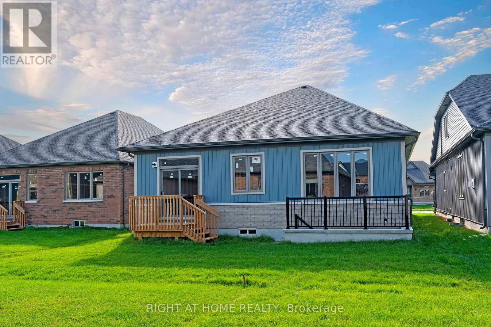 254 Duncan Street, Clearview (Stayner), Ontario  L0M 1S0 - Photo 10 - S12449207