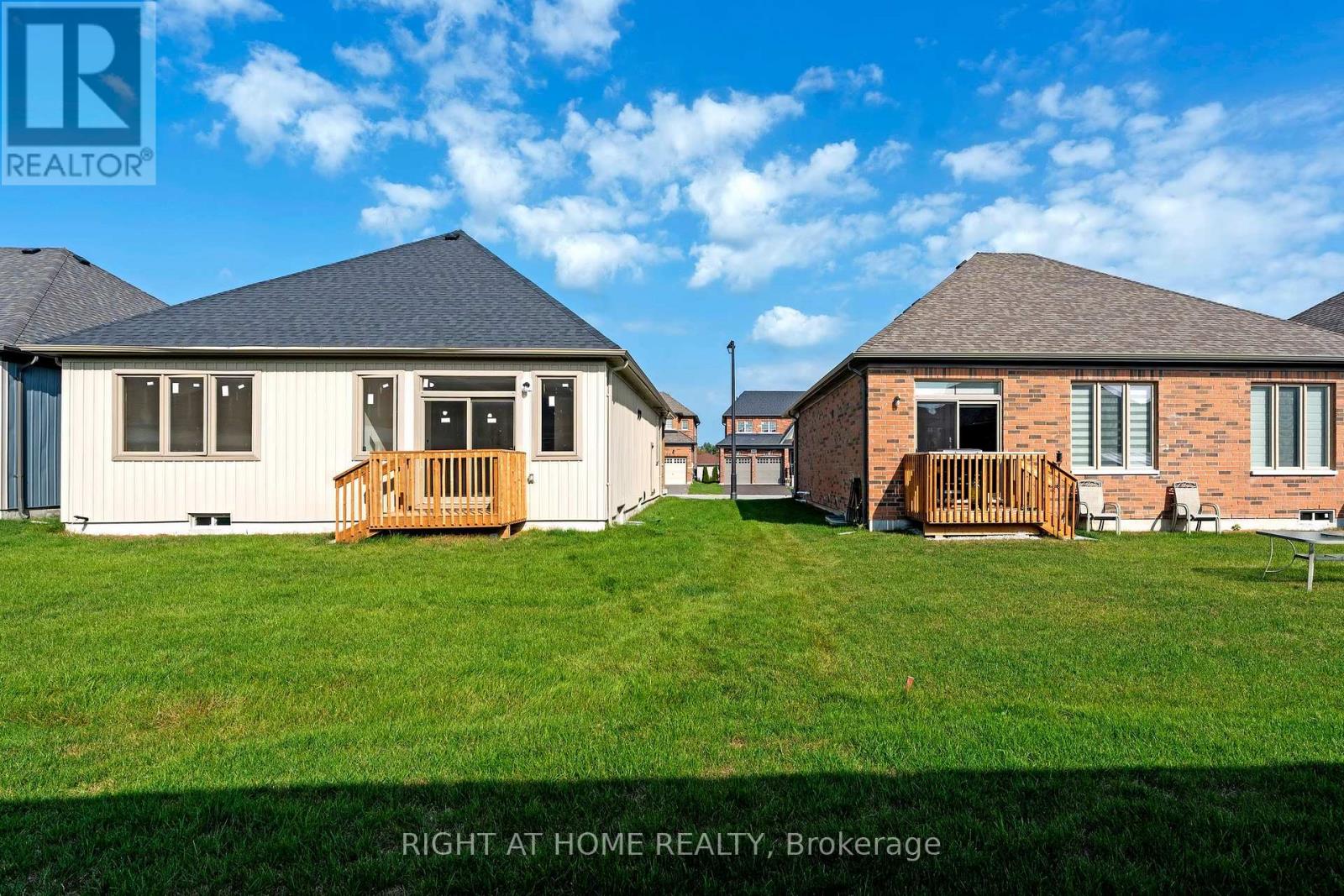 254 Duncan Street, Clearview (Stayner), Ontario  L0M 1S0 - Photo 12 - S12449207