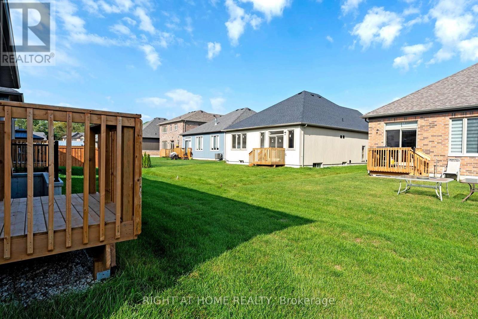 254 Duncan Street, Clearview (Stayner), Ontario  L0M 1S0 - Photo 14 - S12449207