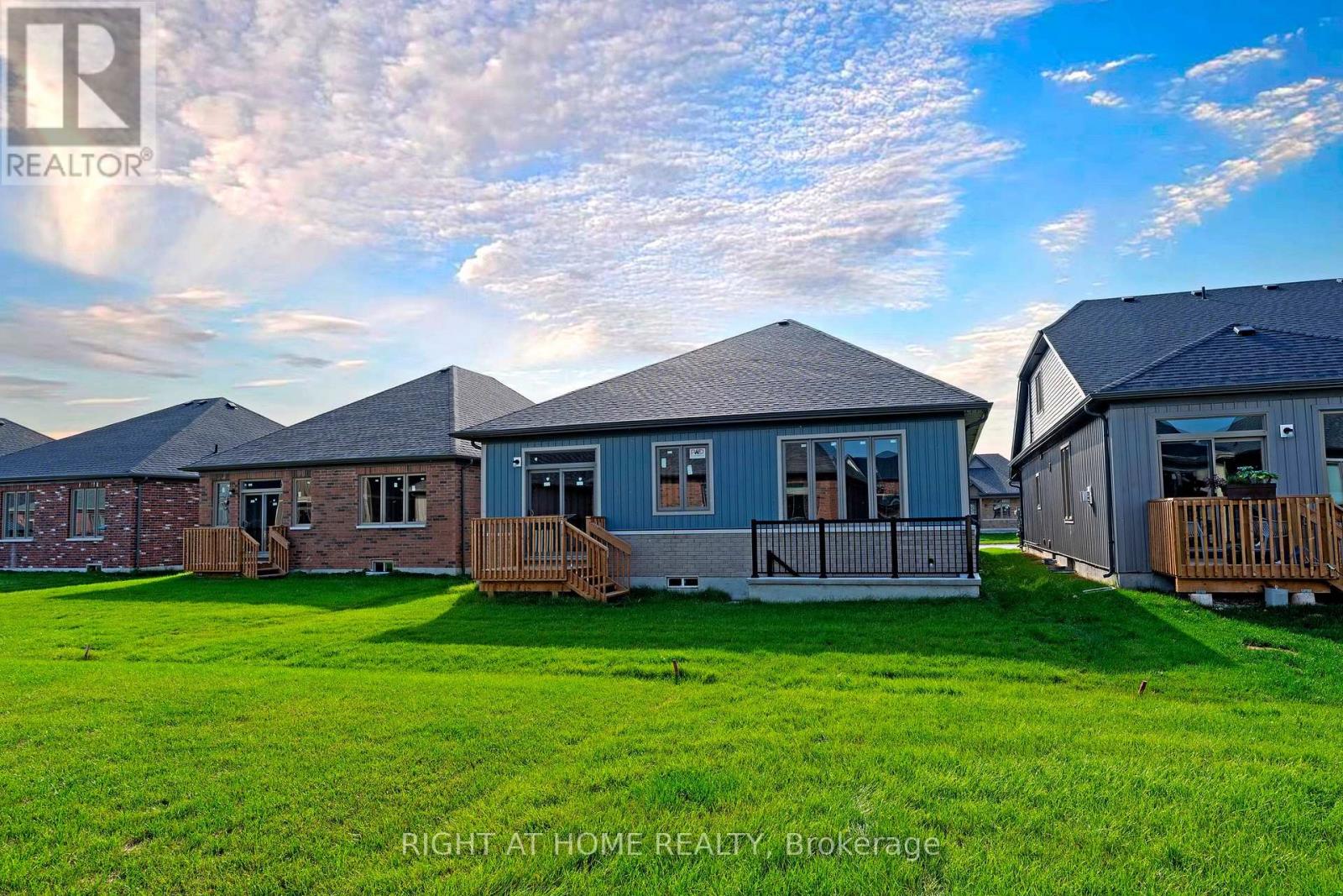 254 Duncan Street, Clearview (Stayner), Ontario  L0M 1S0 - Photo 9 - S12449207