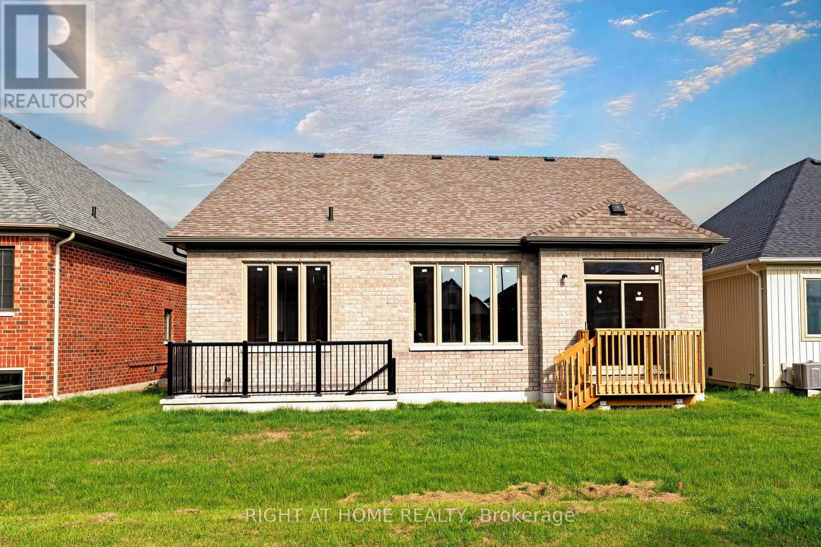 241 Wilcox Drive, Clearview (Stayner), Ontario  L0M 1S0 - Photo 10 - S12449209