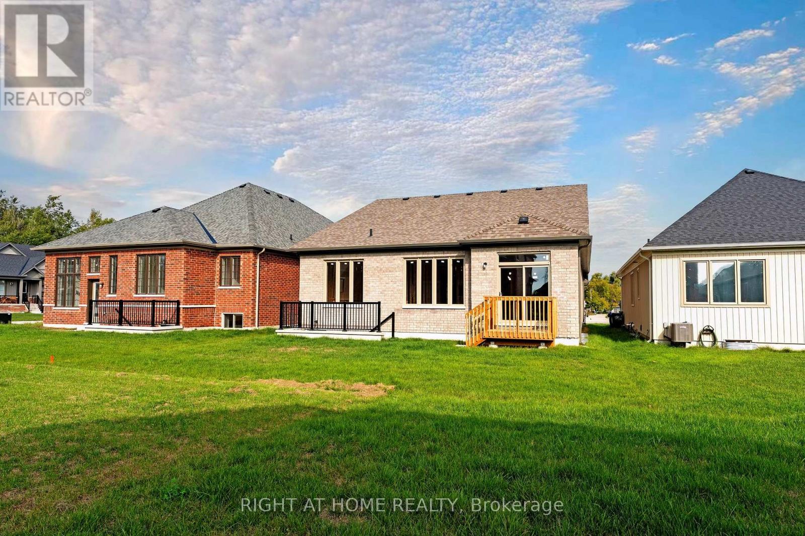 241 Wilcox Drive, Clearview (Stayner), Ontario  L0M 1S0 - Photo 11 - S12449209