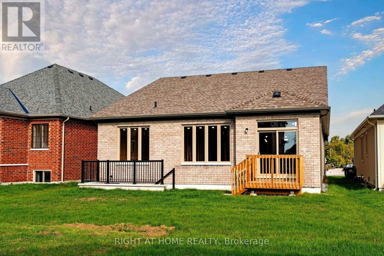 241 Wilcox Drive, Clearview (Stayner), Ontario  L0M 1S0 - Photo 12 - S12449209