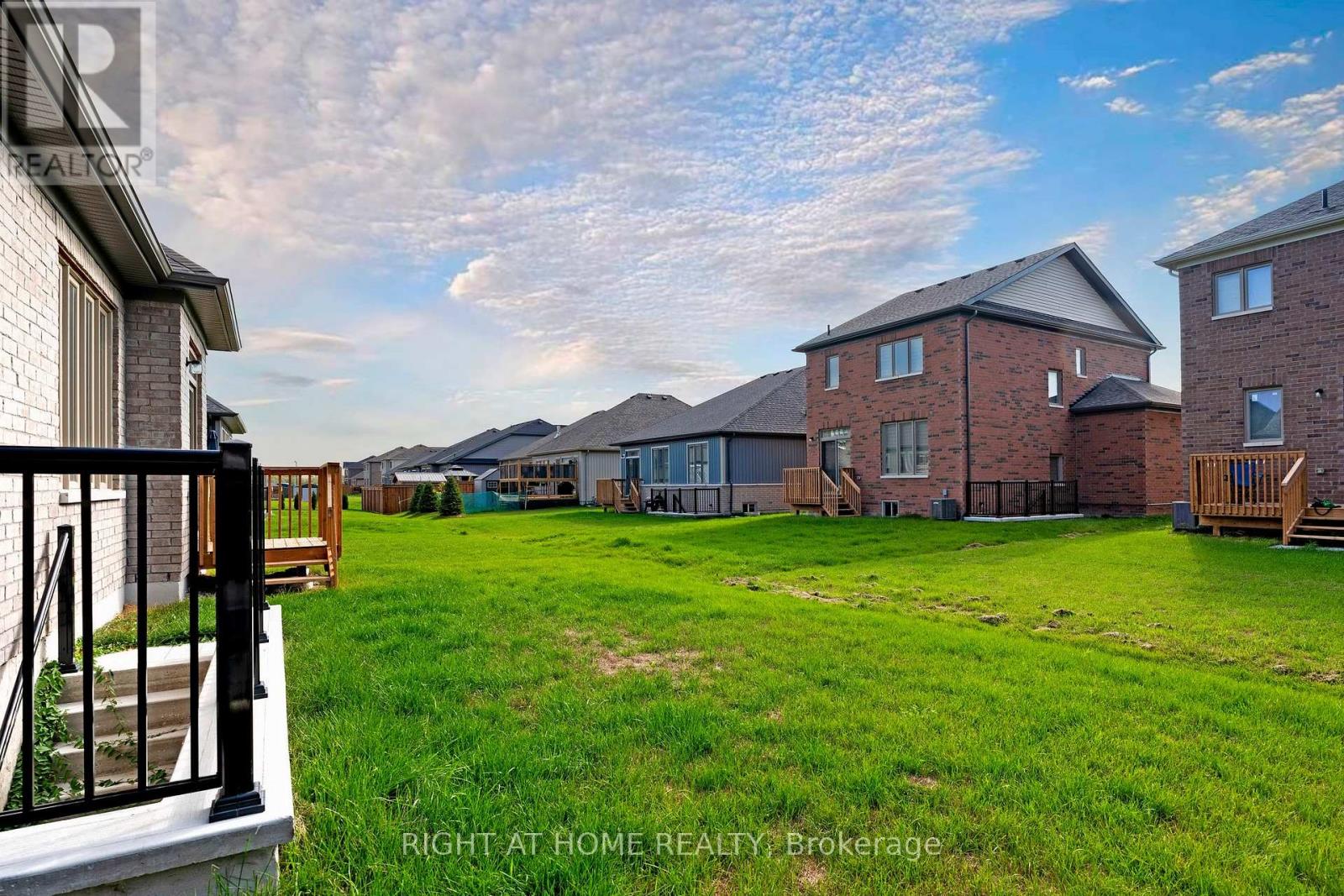 241 Wilcox Drive, Clearview (Stayner), Ontario  L0M 1S0 - Photo 13 - S12449209