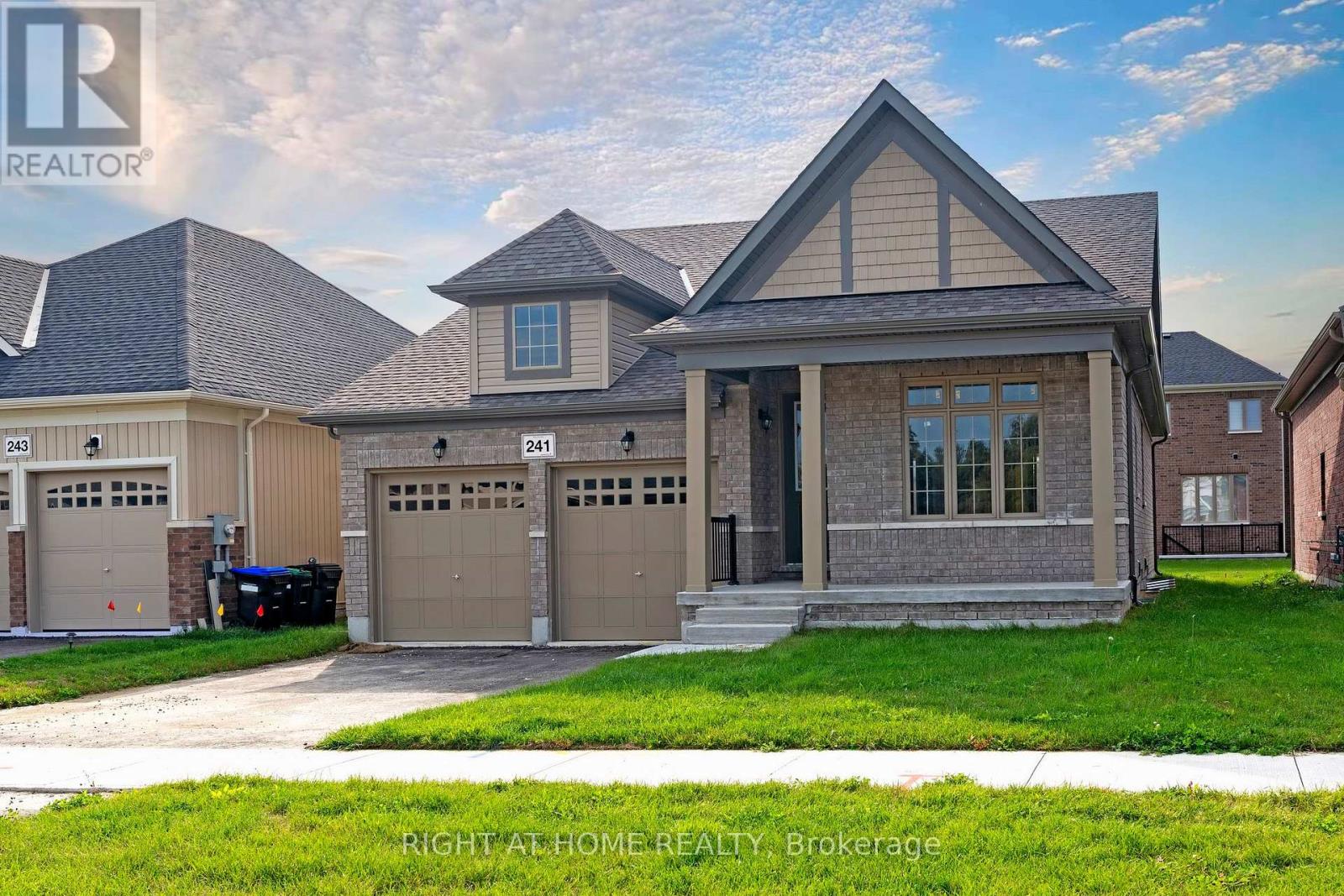 241 Wilcox Drive, Clearview (Stayner), Ontario  L0M 1S0 - Photo 3 - S12449209