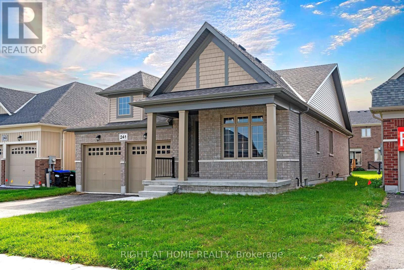 241 Wilcox Drive, Clearview (Stayner), Ontario  L0M 1S0 - Photo 4 - S12449209