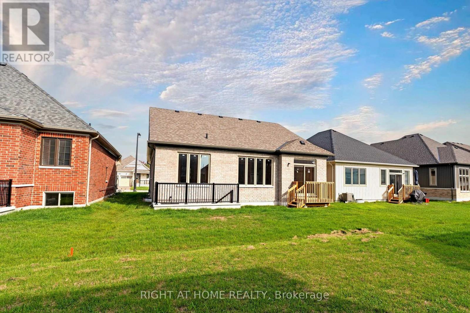 241 Wilcox Drive, Clearview (Stayner), Ontario  L0M 1S0 - Photo 7 - S12449209